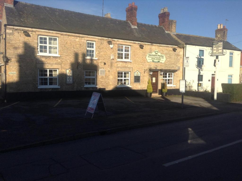 The Lincolnshire Poacher Inn Metheringham Exterior foto