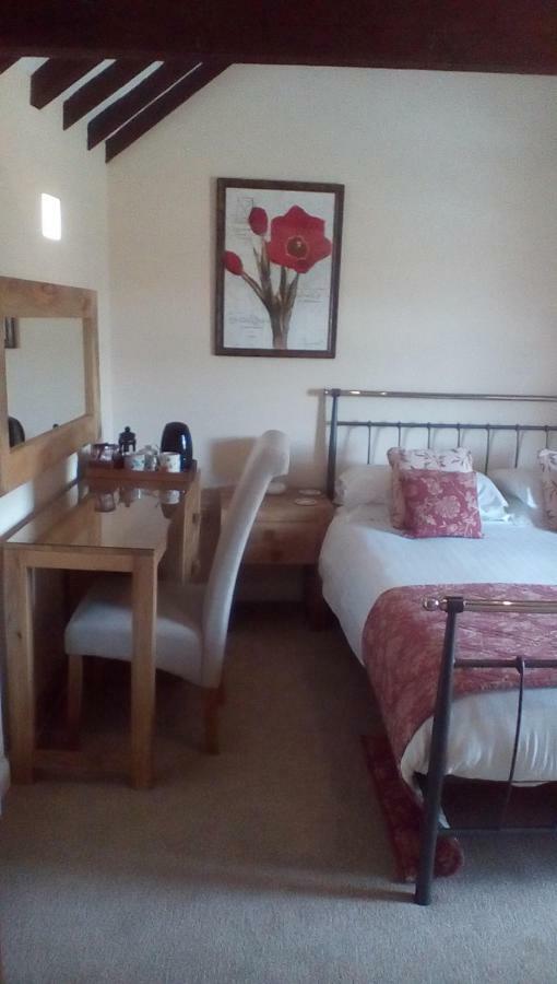 The Lincolnshire Poacher Inn Metheringham Exterior foto